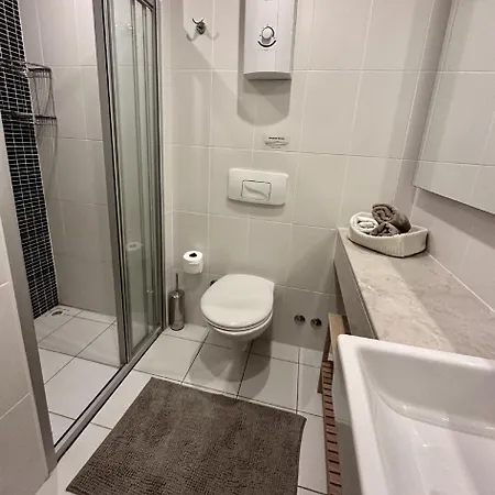 Babylon 40 - 1 Bed Private Sleeps Up To 4 Apartment *